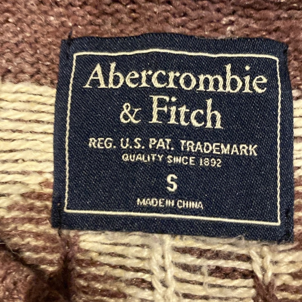 Abercrombie & Fitch sweater. Size S. Cream, brownish, light blue. Vintage.Aztec. - Picture 12 of 13